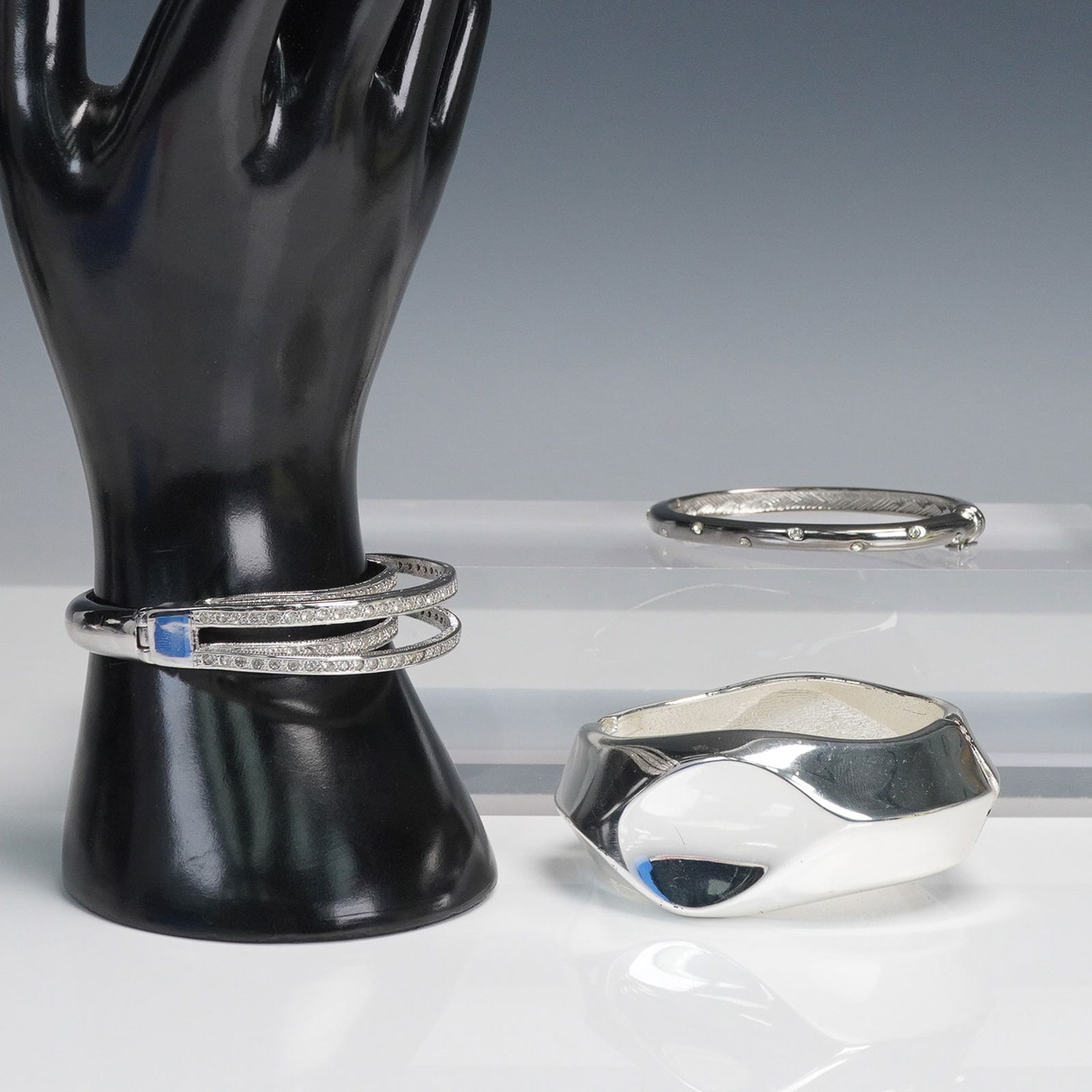 3pc Contemporary Silver Tone Hinged Bangle Bracelet Set (1 of 5)