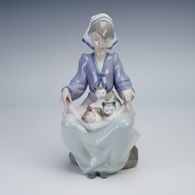 Lladro Porcelain Figurine, Lap Full of Love 1005739