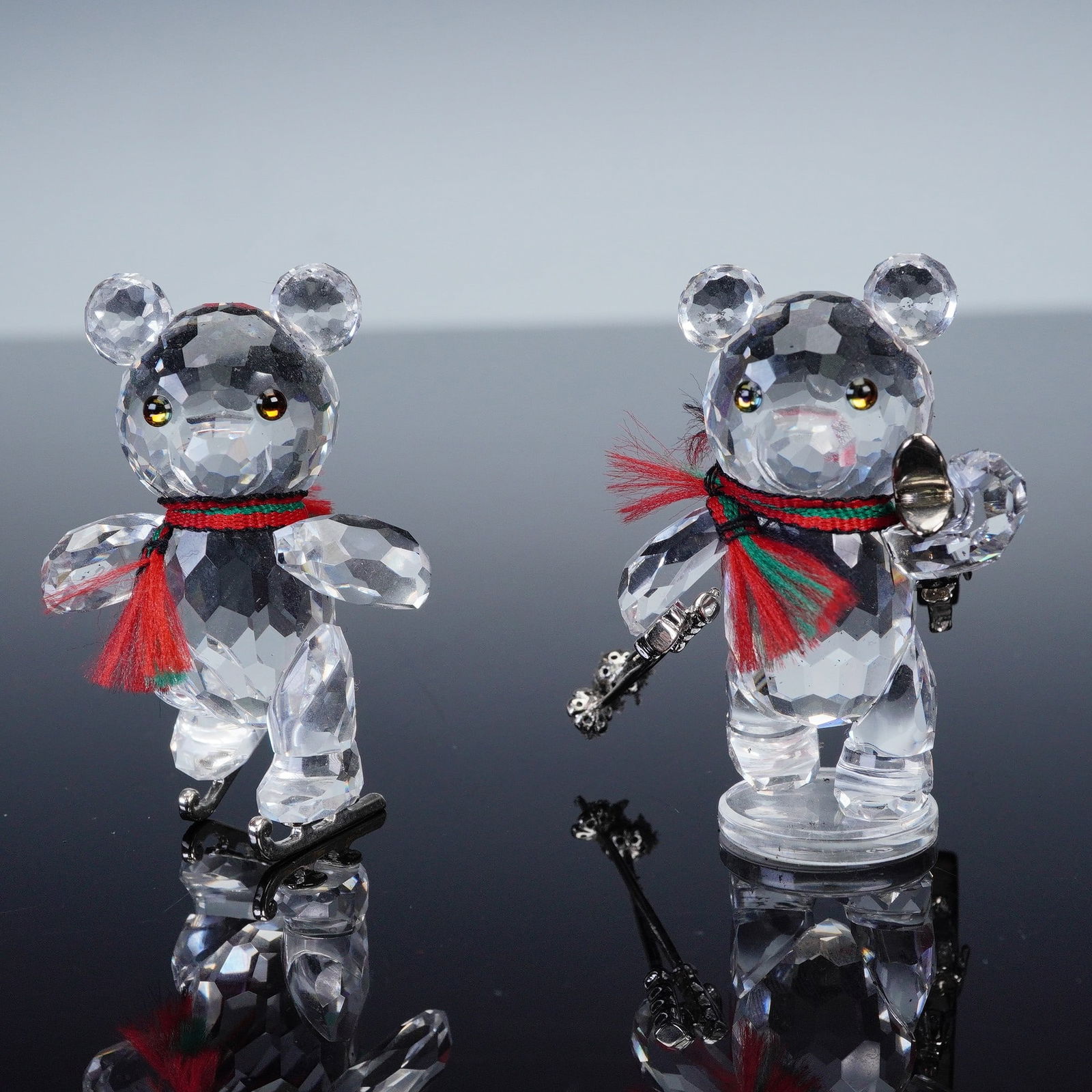 2pc Swarovski Crystal Kris Bear Figurines, Skates and Skis (1 of 7)