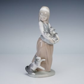 Lladro Porcelain Figurine, Girl With Cats 1001309