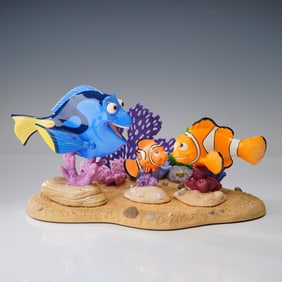 4pc Walt Disney Classics Figurines and Base, Finding Nemo Set