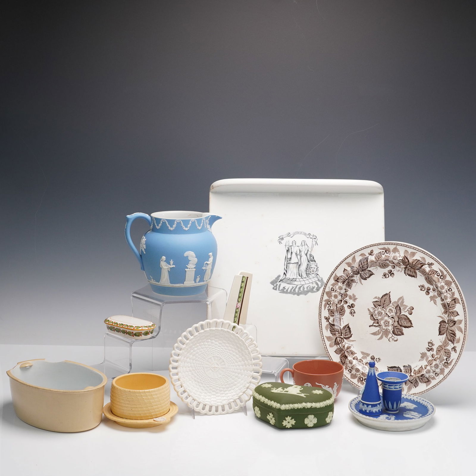 14pc Wedgwood Jasperware and Ceramic Decorative Tableware with Lids (1 of 10)