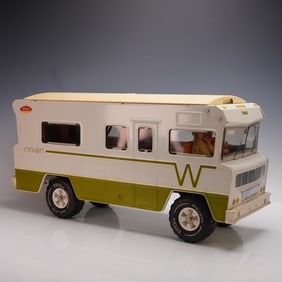 Tonka Indian Winnebago Camper with Figures