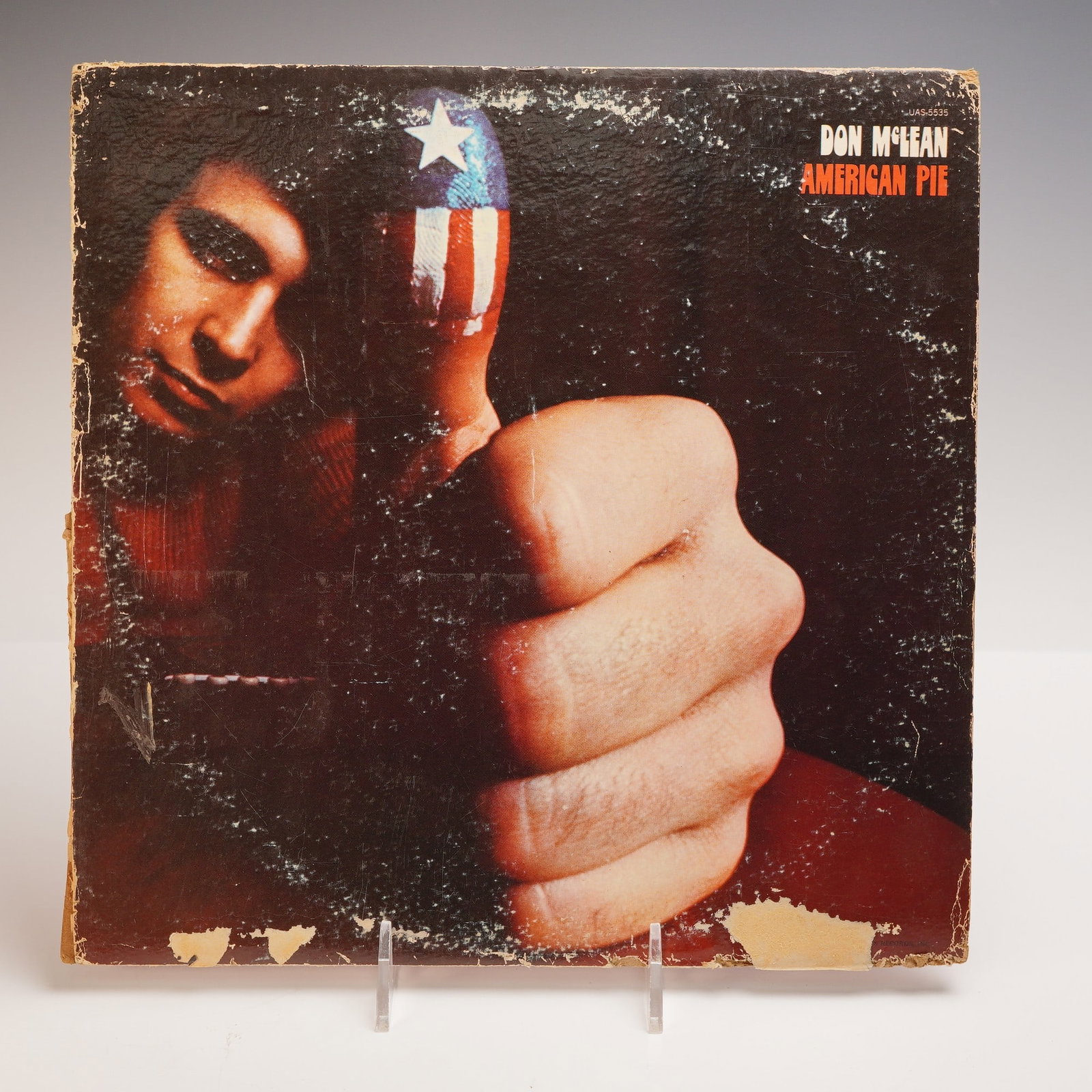 Don McLean American Pie Vinyl LP: Don McLean's iconic 1971 album American Pie, released by United Artists Records. Includes the title track American Pie along with Vincent, Crossroads, and more. A classic of early 70s folk rock with o