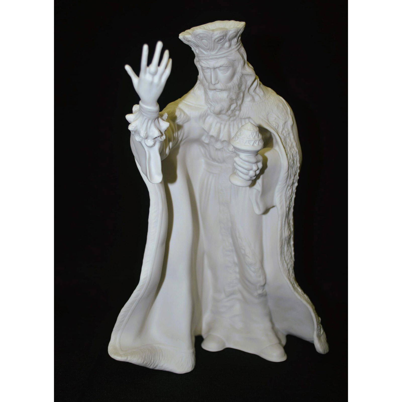 Boehm Porcelain King Melchoir, The Spirit of Bethlehem Nativity: Bisque Porcelain White, hand created, hand crafted by the Artists of the Boehm Studio in the USA. Featuring King Melchoir from the Nativity Set, The Spirit of Bethlehem in Bisque White. Fine detail, v