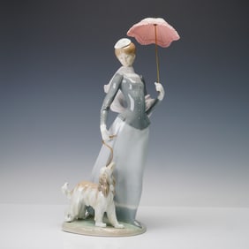 Lladro Porcelain Figurine, Lady with Shawl 1004914 with Box