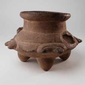Pre-Columbian Ceramic Tortoise Motif Tripod Vessel