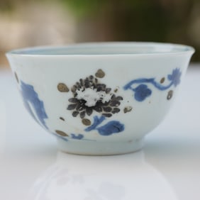 1752 Nanking Cargo Shipwreck Chinese Porcelain Tea Bowl, Chrysanthemum Rock