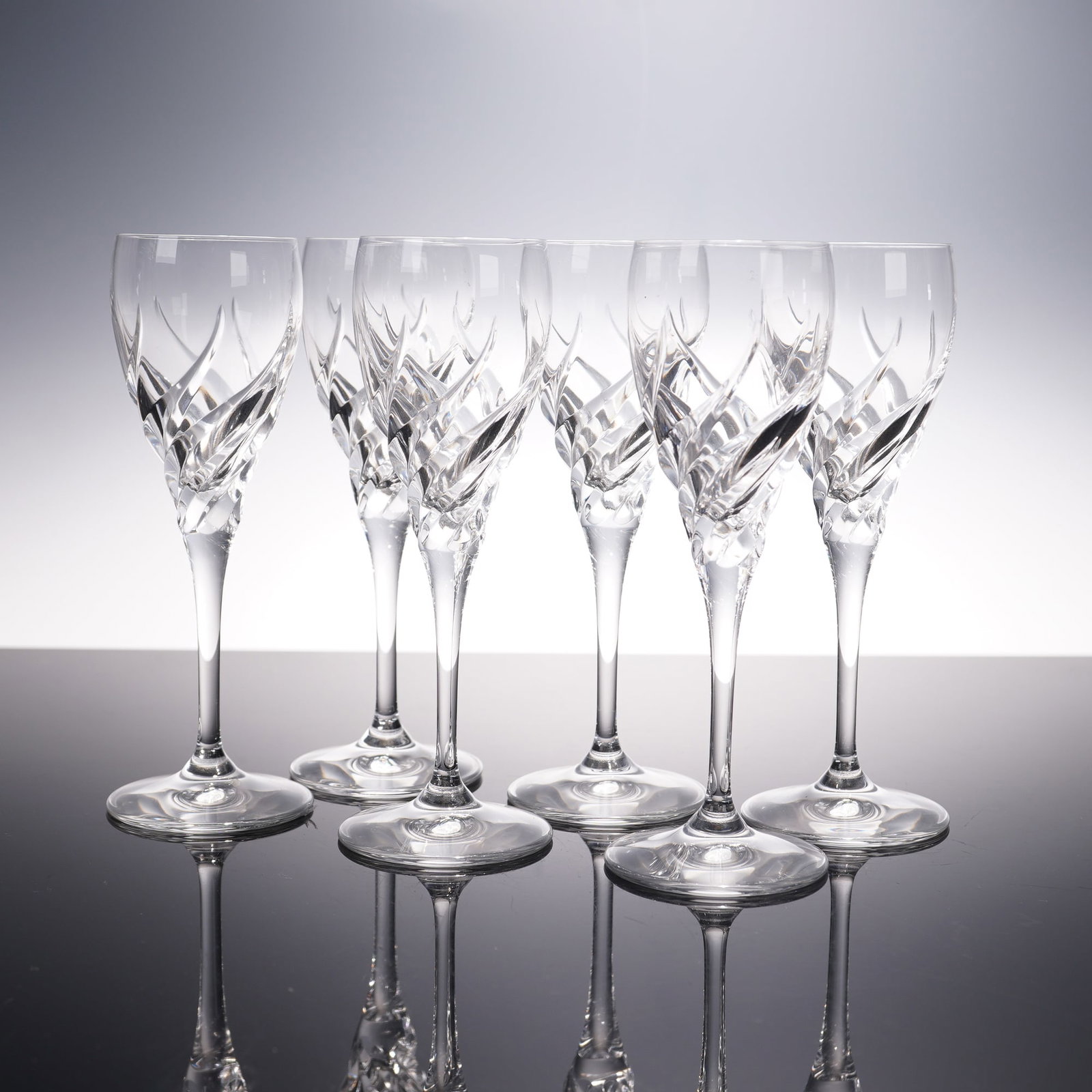 6pc Da Vinci Cordial Glasses, Pistoia: This set of six Da Vinci Pistoia cordial glasses features a stunning twisted design that sparkles with every angle. The tall slender stems and elegant bowls create a refined silhouette, perfect for se