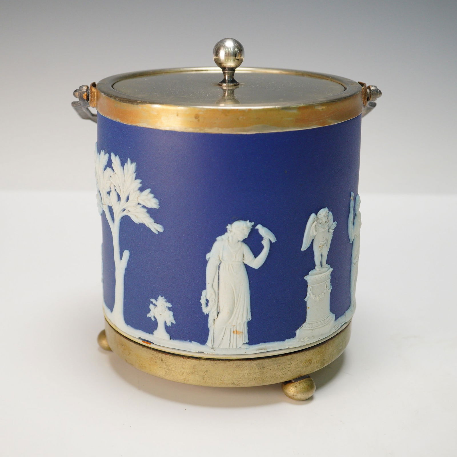Wedgwood Jasperware Biscuit Barrel (1 of 6)