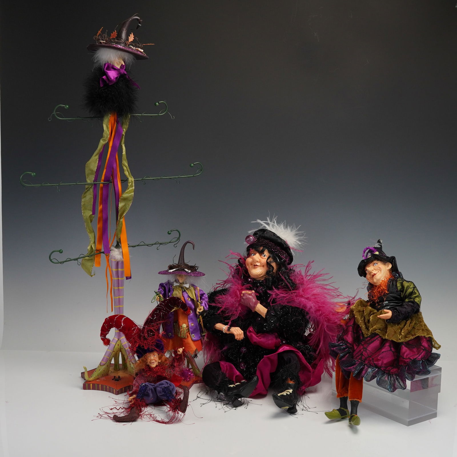 5pc Department 56 Krinkles Witch Ornament Hanger and Dolls (1 of 10)