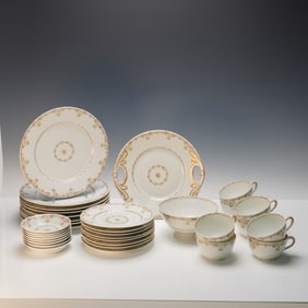 34pc WG & Co. Limoges Porcelain Dinnerware Set