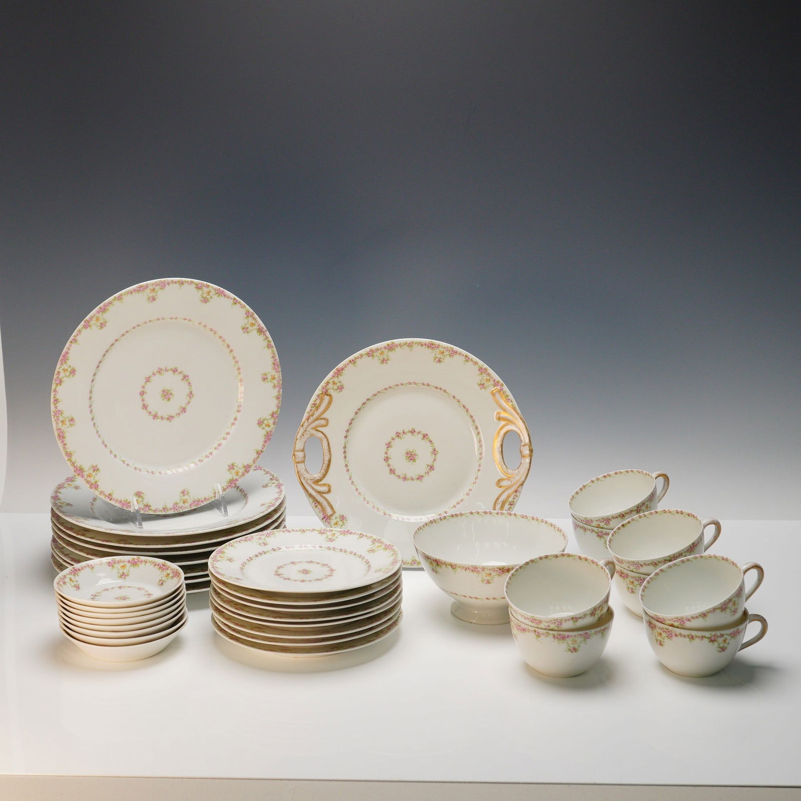 34pc WG & Co. Limoges Porcelain Dinnerware Set (1 of 7)