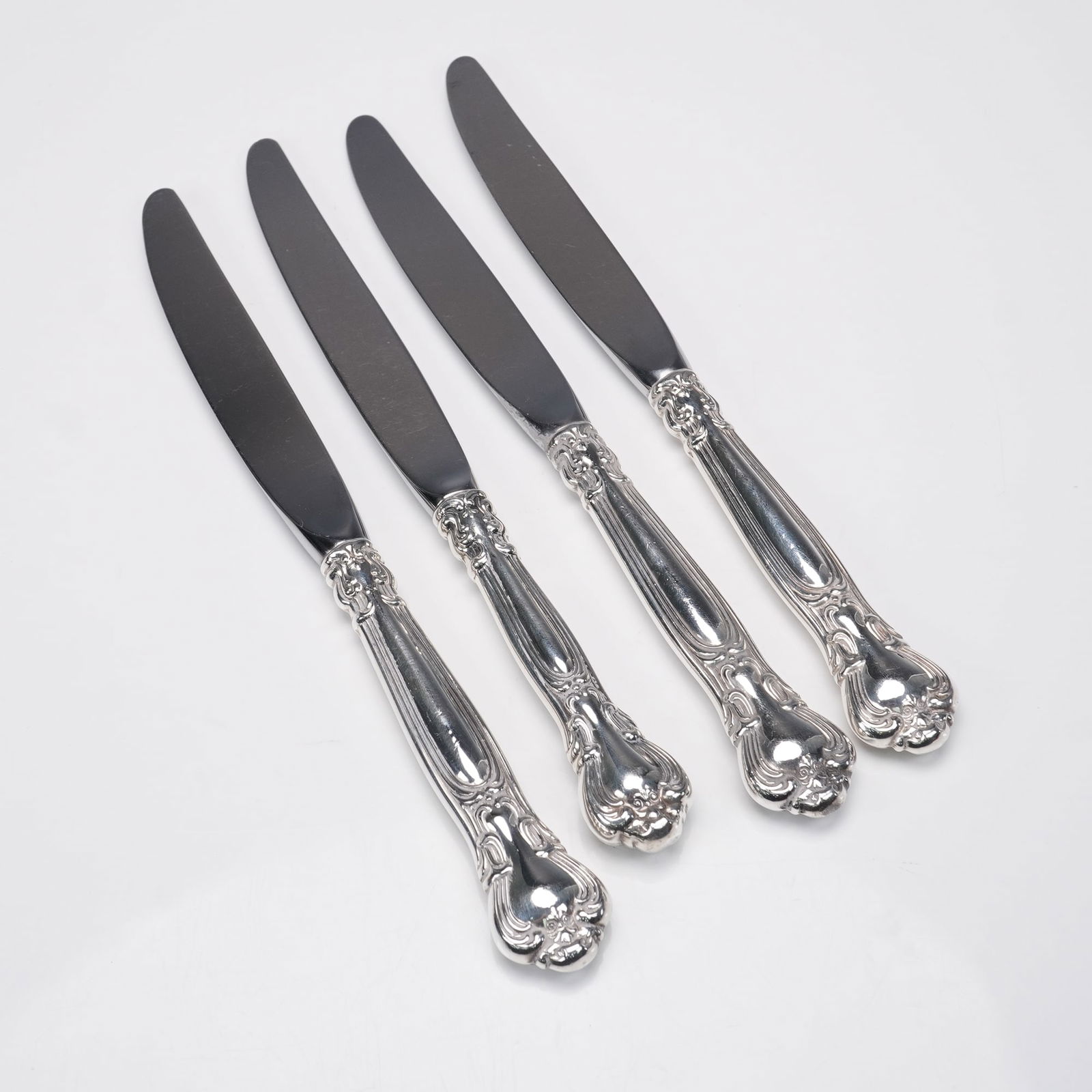 4pc Gorham Chantilly Sterling Silver Handle Dinner Knife Set (1 of 5)