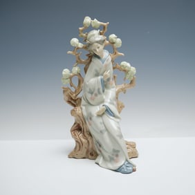 Lladro Porcelain Figurine, Geisha #01004807