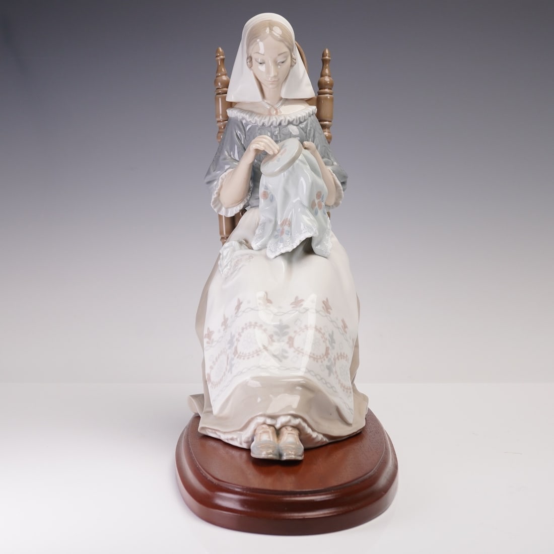 Lladro Porcelain Figurine, Embroiderer 1004865 (1 of 5)