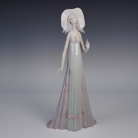 Lladro Porcelain Figurine, The Debutante 1001431 with Original Box