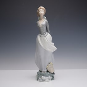 Lladro Porcelain Figurine, Wind Blown Girl 01004922