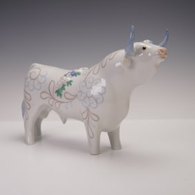 Lladro Porcelain Figurine, Bull 1001134