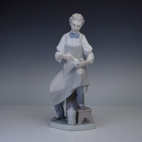 Lladro Porcelain Figurine, Pharmacist 1014844