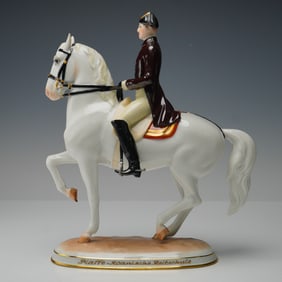 Arguten Wein Porcelain Figurine, Piaffe  Spanische Reitschule
