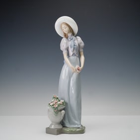 Lladro Figurine, Blossom of the Heart 1006782