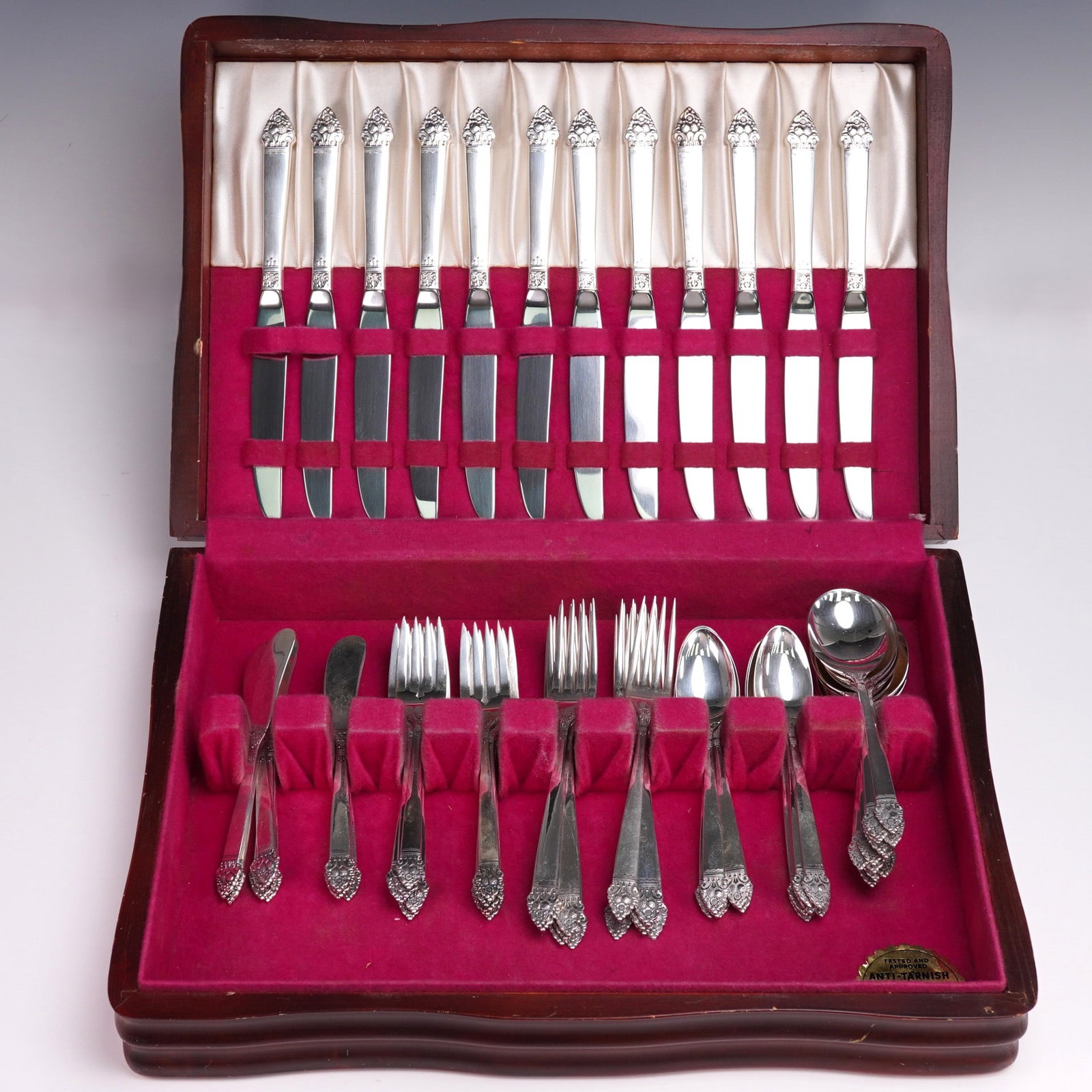 71 pc Oneida Sterling Silver King Cedric Silverware Set (1 of 3)