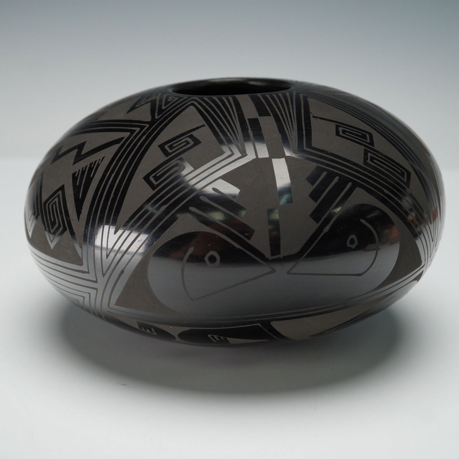 Octavio Andrew Mata Ortiz Blackware Etched Pottery Bowl (1 of 4)