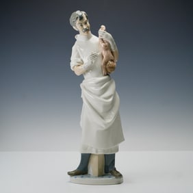 Lladro Porcelain Figurine, Obstetrician 1004763.3