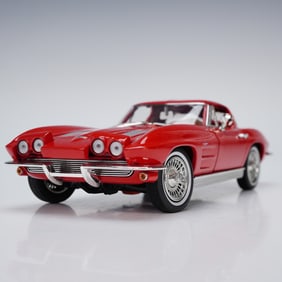 1963 Die Cast Chevrolet Corvette Stingray Coupe Model Car with Display Case