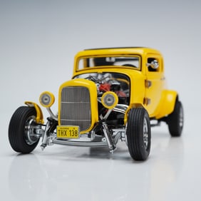 Franklin Mint Die Cast 1932 Ford Deuce Coupe Model Car with Display Case