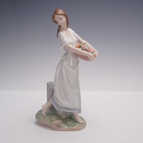 Lladro Privilege 2004 Society Figurine, Gardens of Athens 1007704