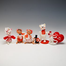 6pc Annalee Valentines Day Mouse Dolls