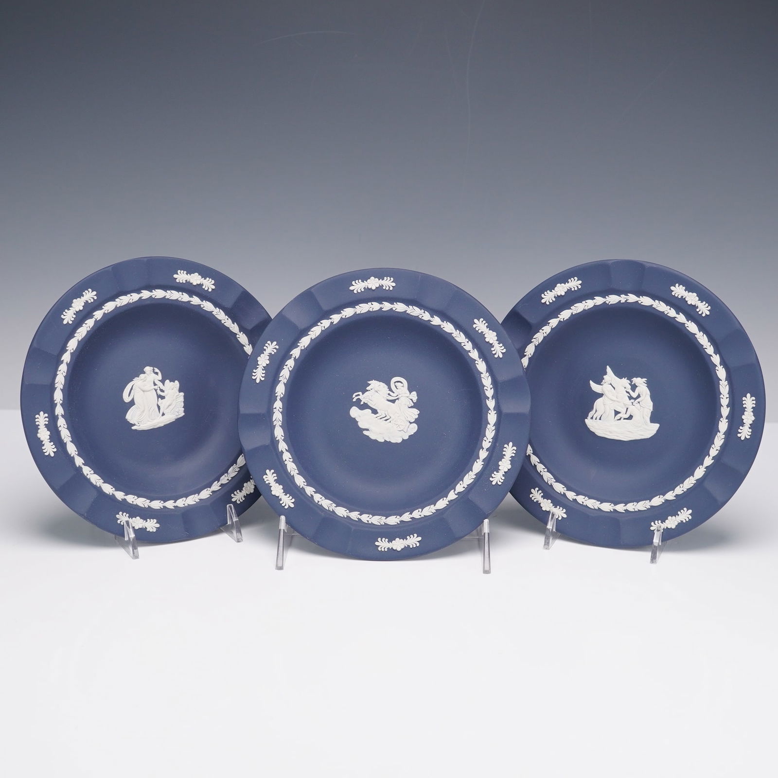3pc Wedgwood Jasperware Portland Blue Executive Ash Trays (1 of 6)