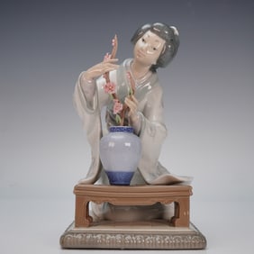 Lladro Porcelain Figurine, Oriental Girl 1004840