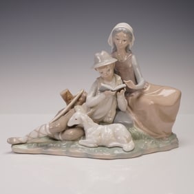 Lladro Porcelain Figurine, Children Reading 01004929