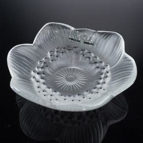 Lalique Coupelle Anemone Frosted Crystal Dish with Original Box