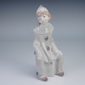 Lladro Figurine, Girl with Dice 1001176
