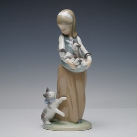 Lladro Porcelain Figurine, Girl with Cats 1001309