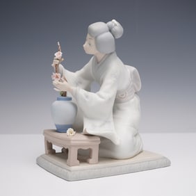 Lladro Porcelain Figurine, Oriental Girl 1014840