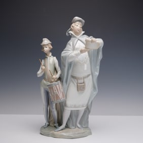 Lladro Porcelain Figurine, Pregonero 01001086