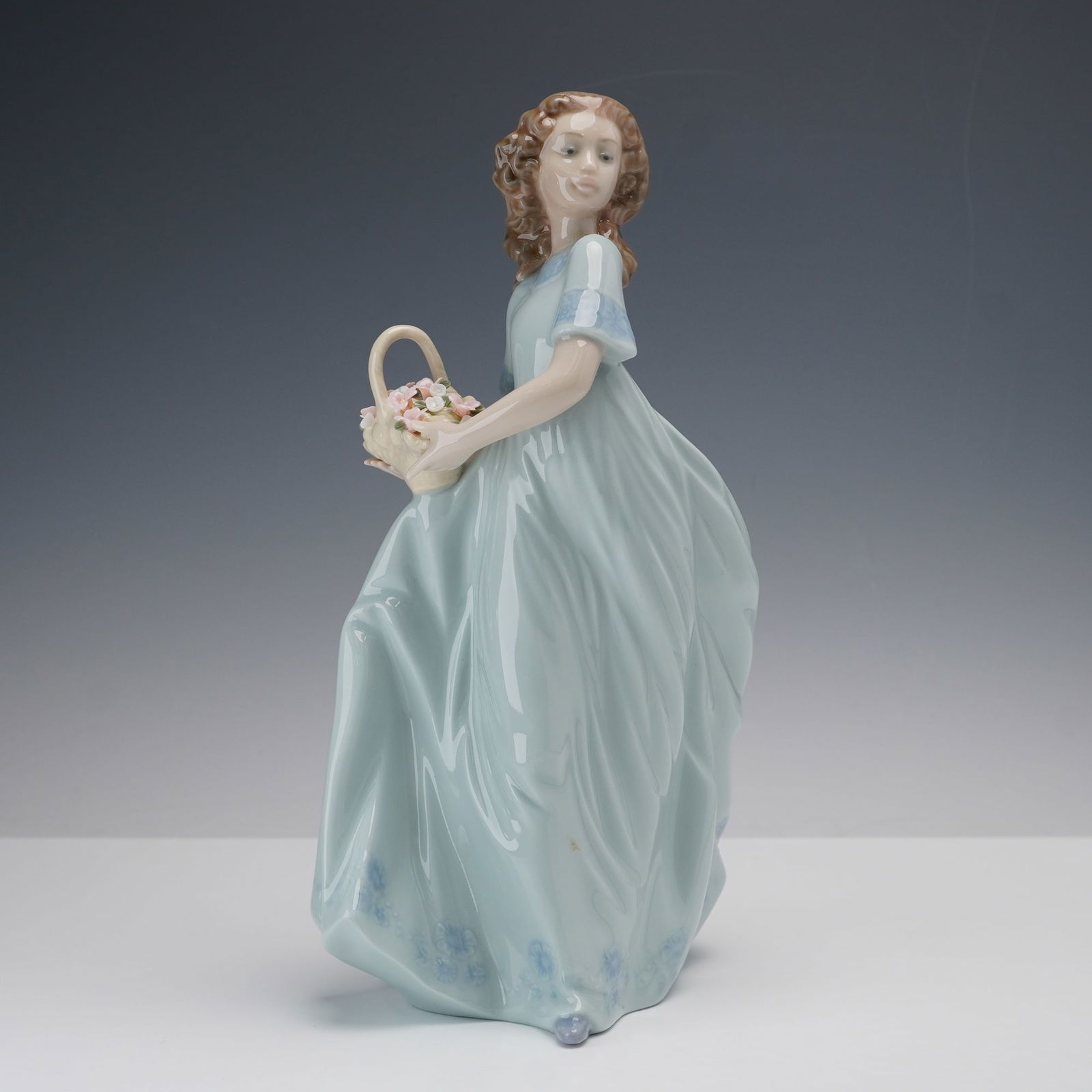 Lladro Figurine, Spring Enchantment 1006130 (1 of 4)