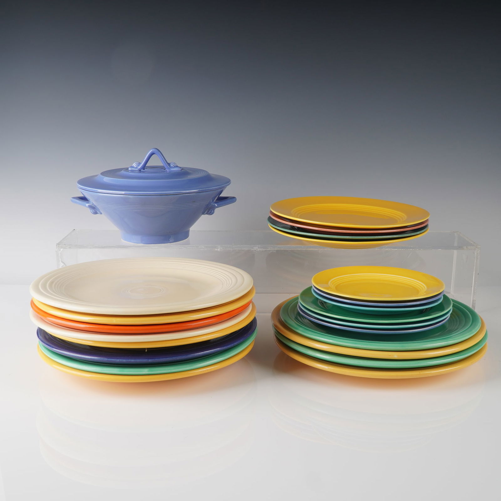 Fiestaware Kitchen Set with Serving Bowl (1 of 10)