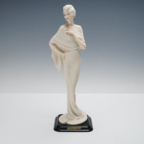 Florence Sculture d'Arte Figurine, Lady with Shawl