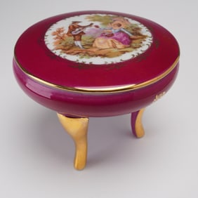 Limoges Castel Courting Couple Jewelry Box