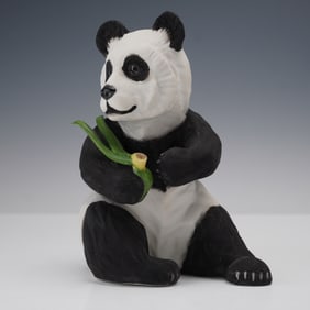 Boehm Porcelain Figurine Panda Seated Model 40237