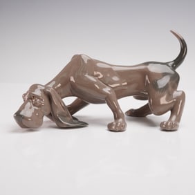 Lladro Porcelain Figurine, Dog Sniffing 01005110