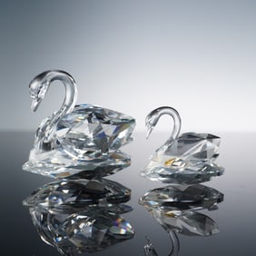 2pc Swarovski Crystal Figurines, Medium Swan & Small Swan