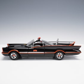 Hot Wheels 1:18 Batman Classic TV Series Batmobile