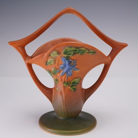 Roseville Pottery  Columbine Basket, 365-7